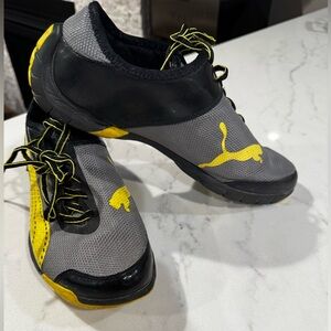 Puma Men's Black and Yellow Athletic Shoes